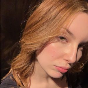 Meet your Posher, Alexis